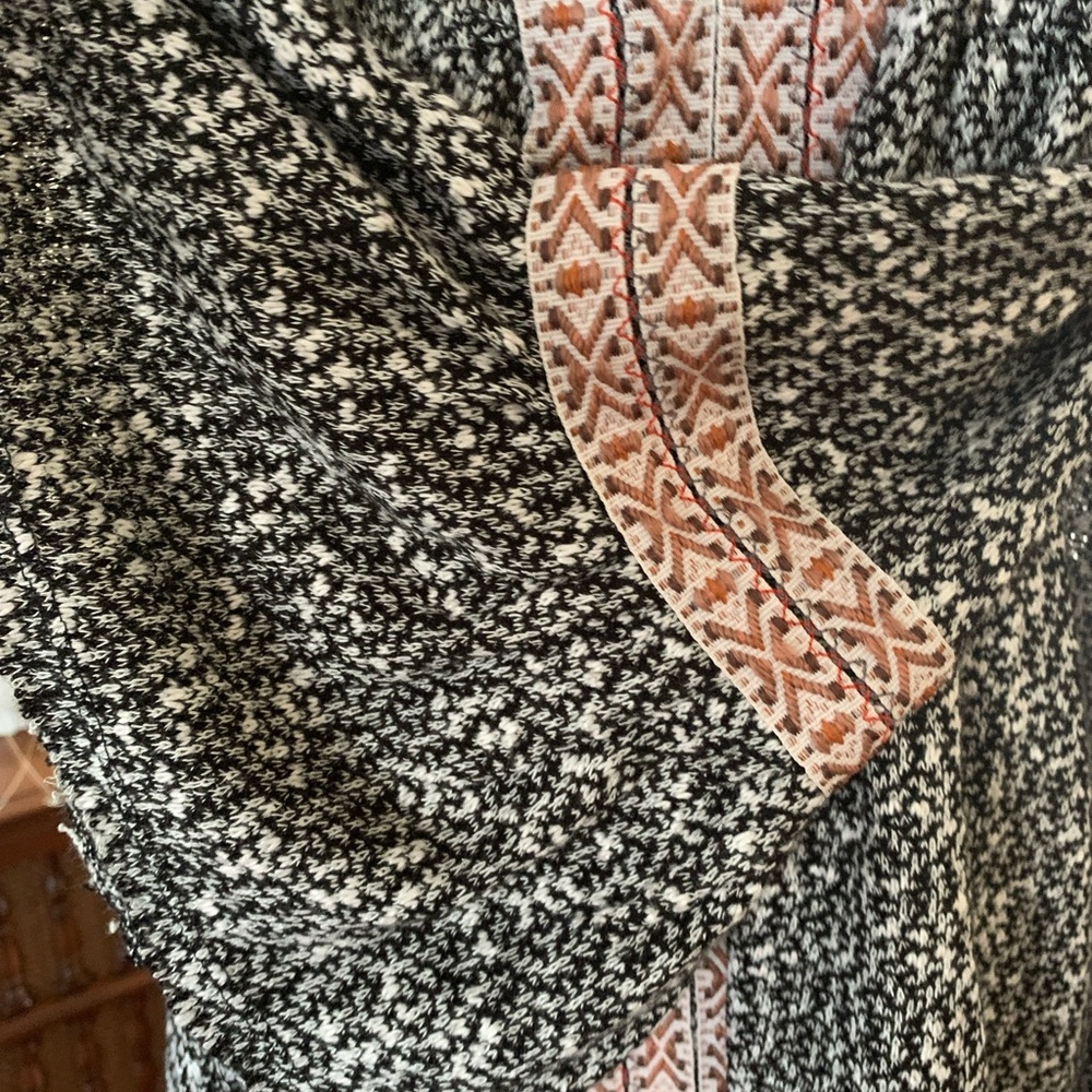 Altar'd State Boho Oversized Top Size Small - Picture 5 of 8